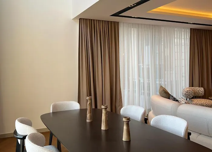 5-bedroom With Pool & Sauna