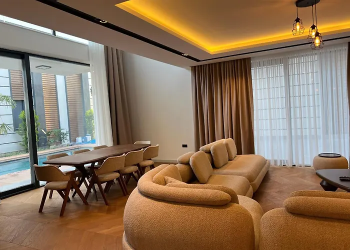 Villa 5-bedroom With Pool & Sauna *