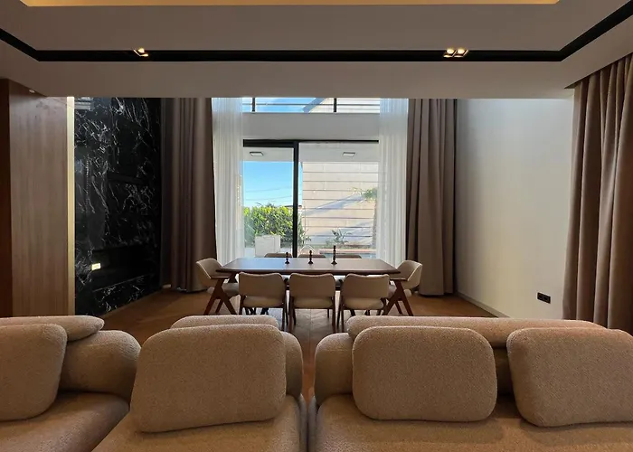 5-bedroom With Pool & Sauna Villa