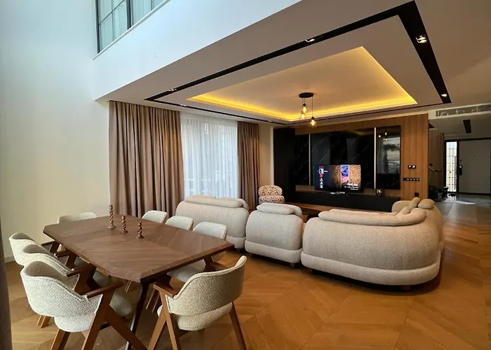 Villa 5-bedroom With Pool & Sauna