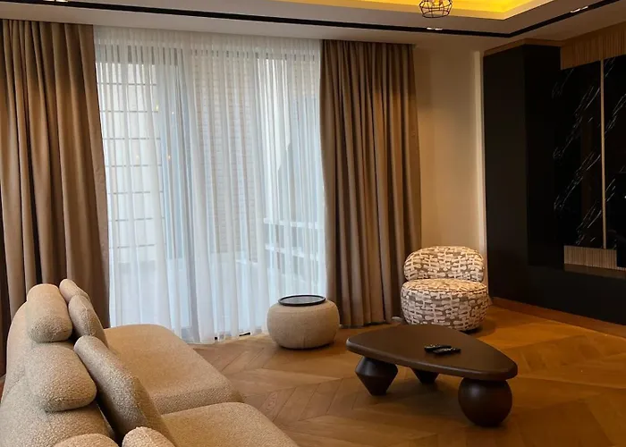 5-bedroom With Pool & Sauna