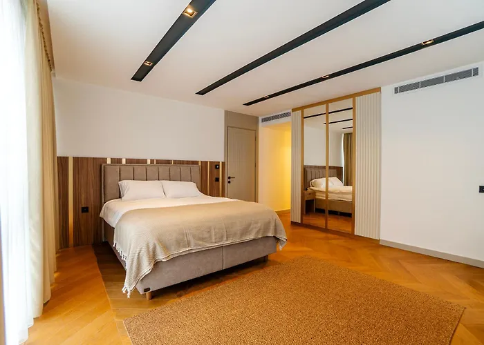 5-bedroom With Pool & Sauna